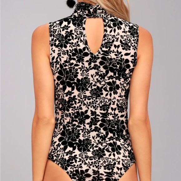 Lulus Passionate Days Nude and Black Velvet Floral Print Bodysuit S - Picture 4 of 8